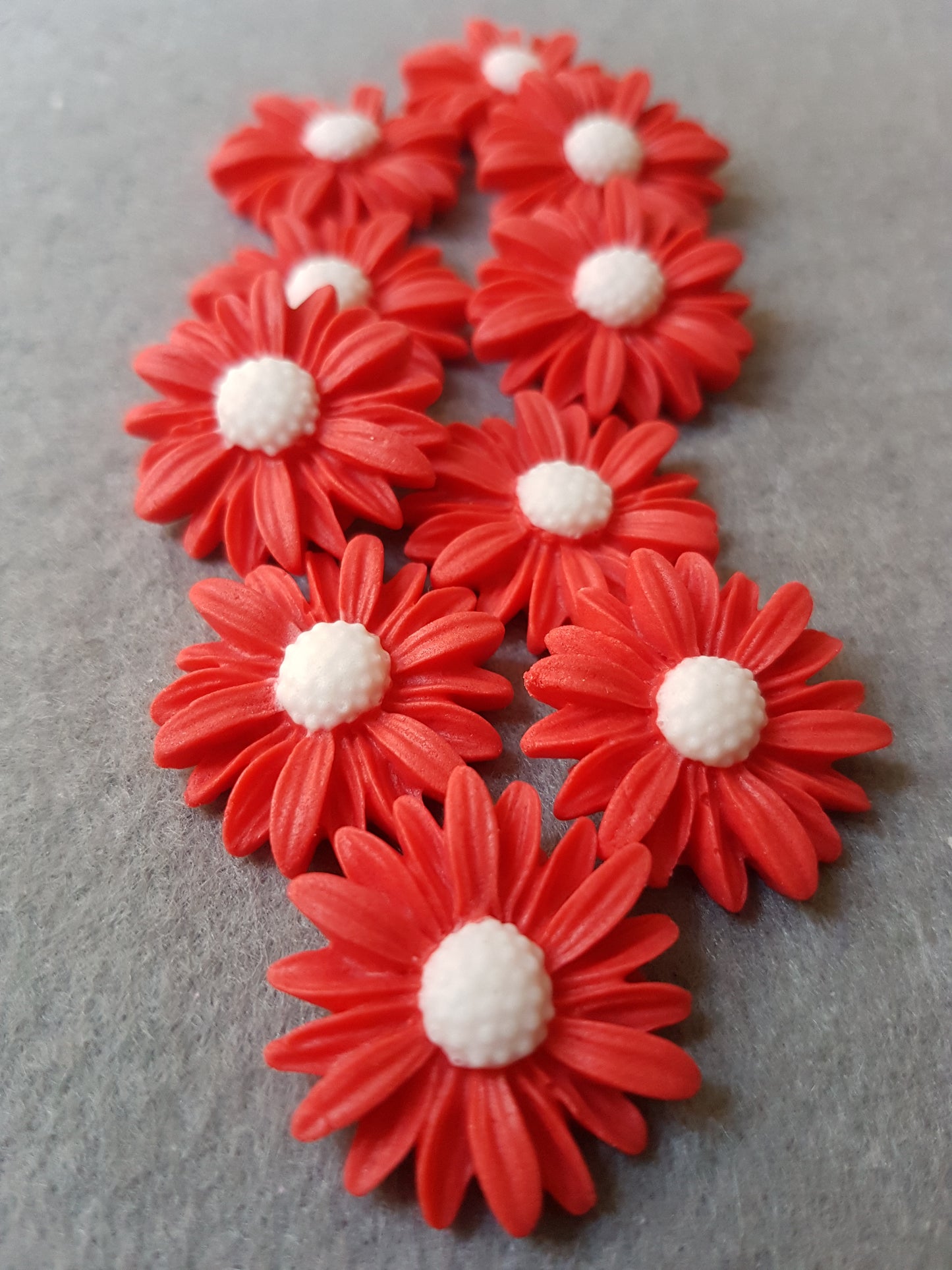 Daisy - Red 10pcs Edible Cake Decorations