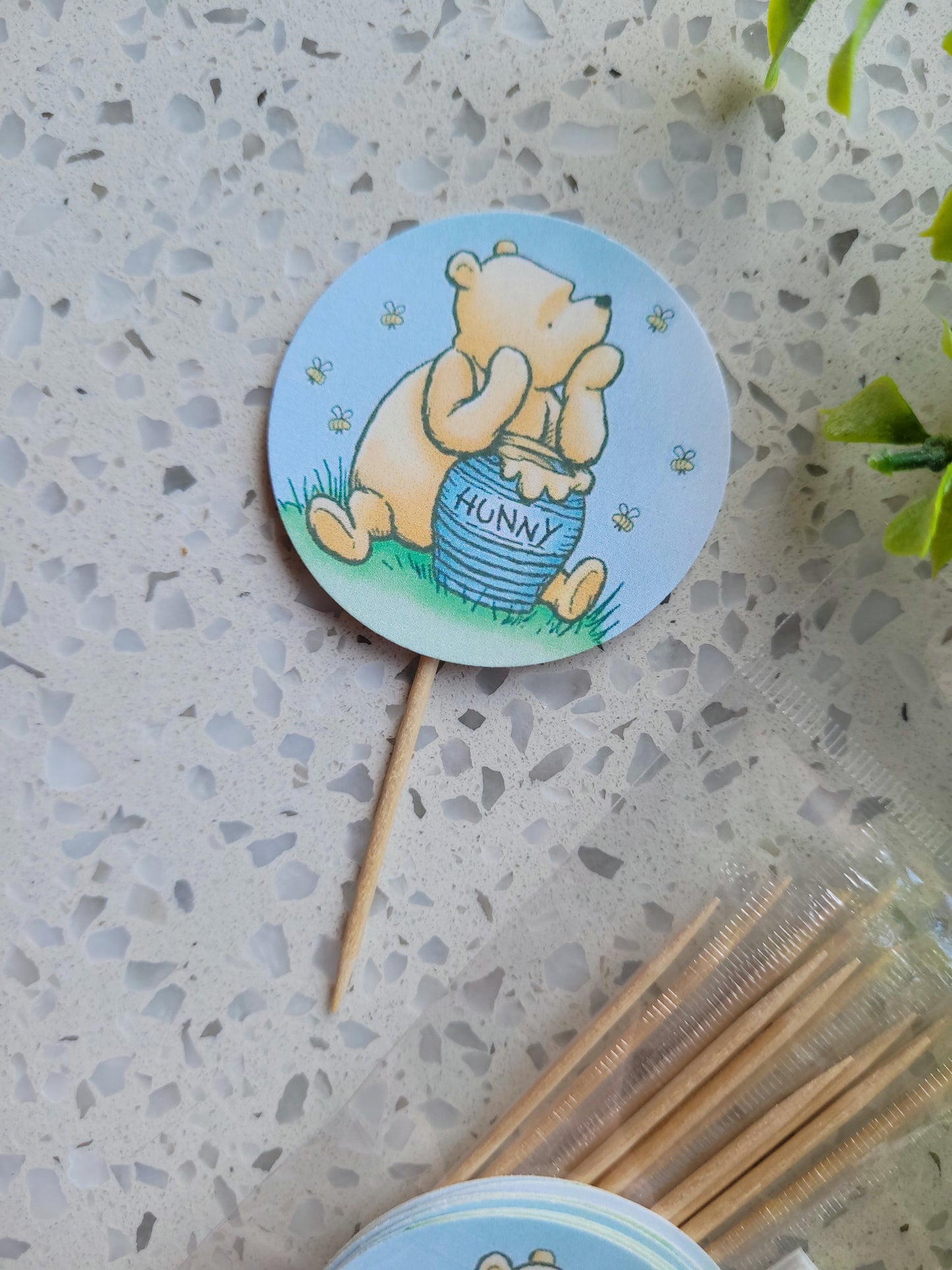 Paperboard Toppers Winnie the Pooh 12s #01