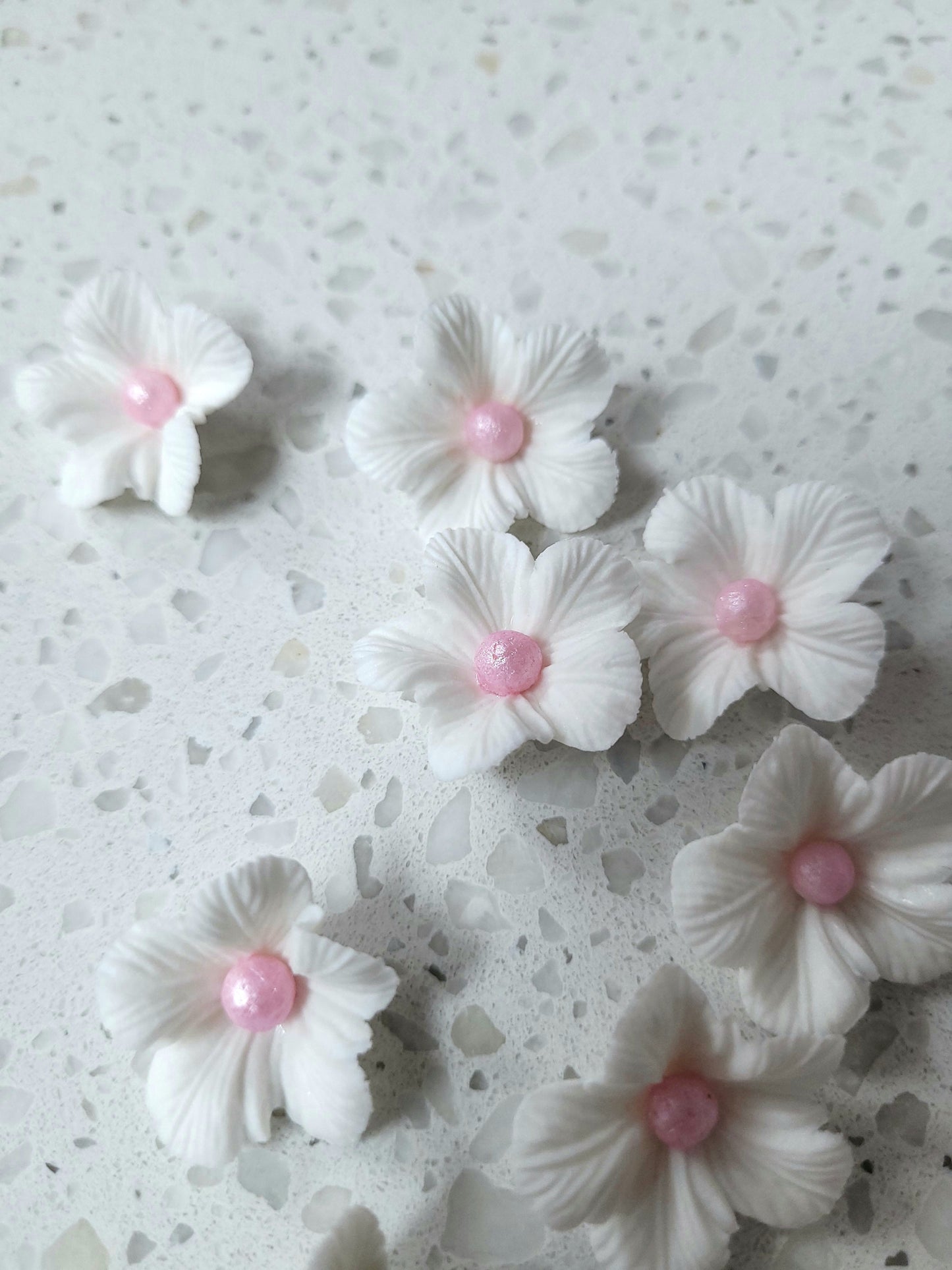 Vained Flower White - Light Pink Pearl 10pcs Edible Cake Decorations