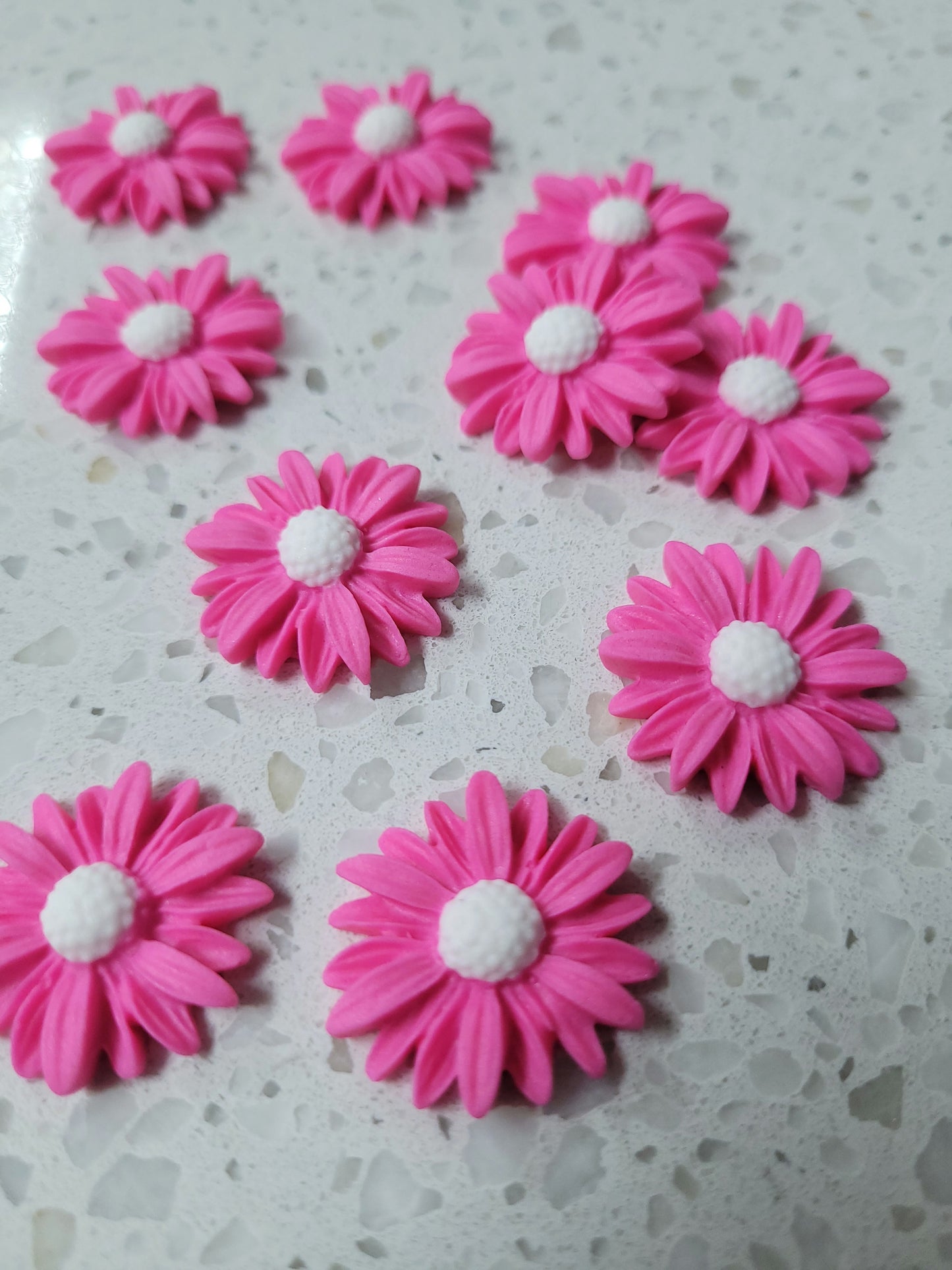 Daisy - Pink 10pcs Edible Cake Decorations