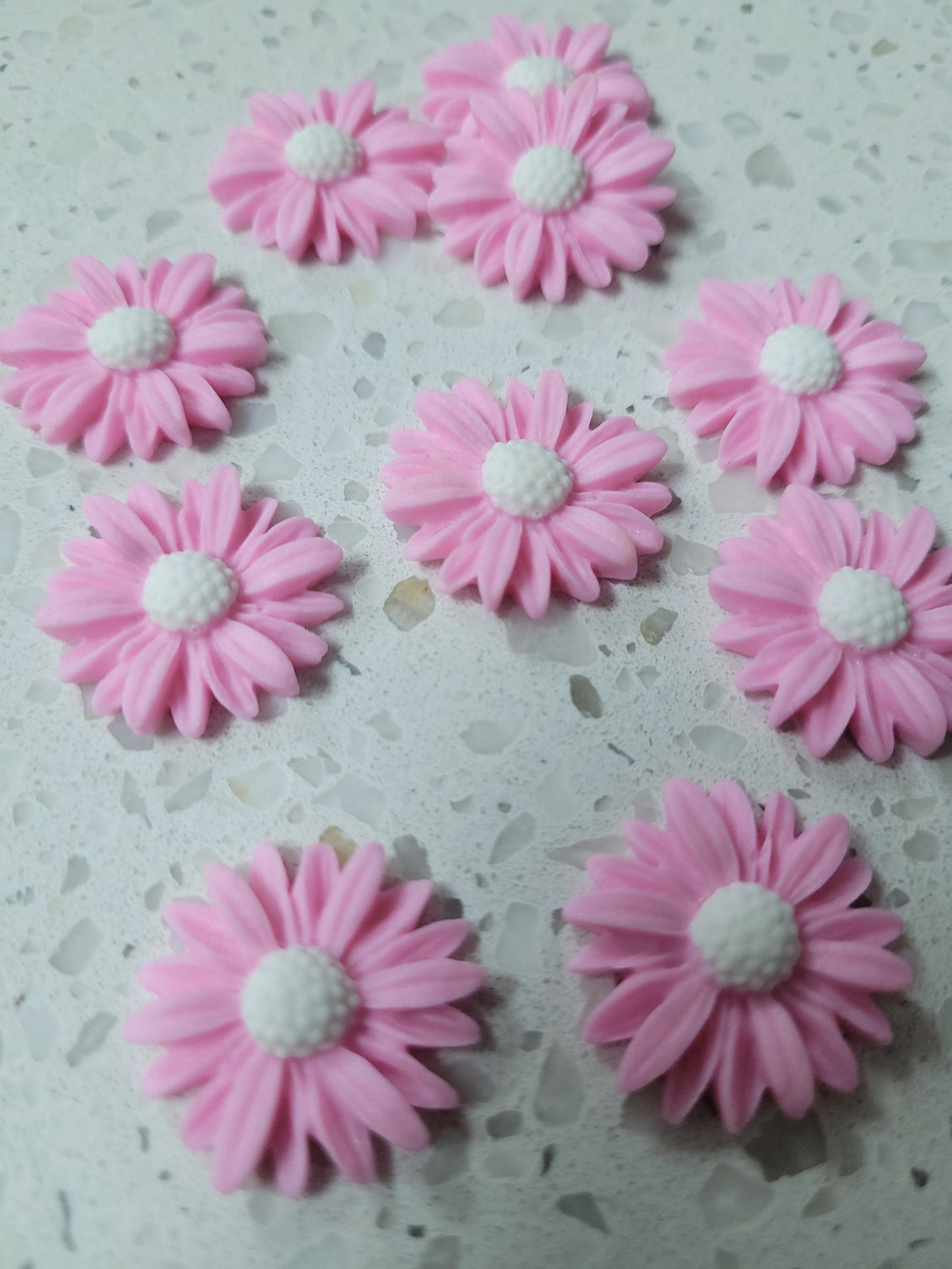 Daisy - Light Pink 10pcs Edible Cake Decorations