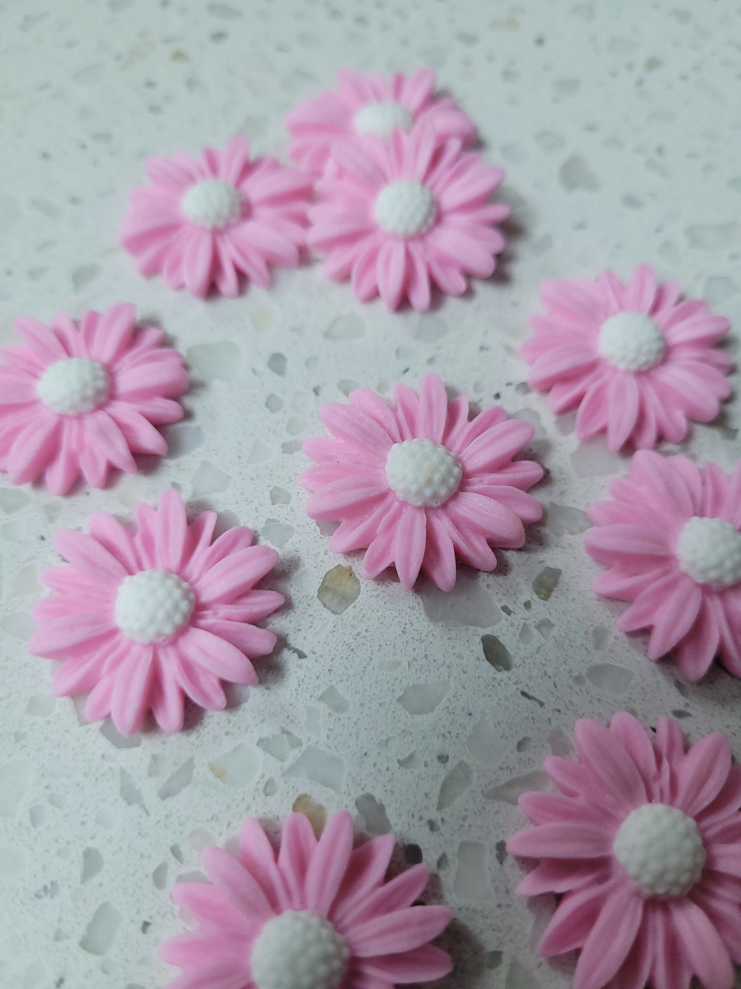 Daisy - Light Pink 10pcs Edible Cake Decorations