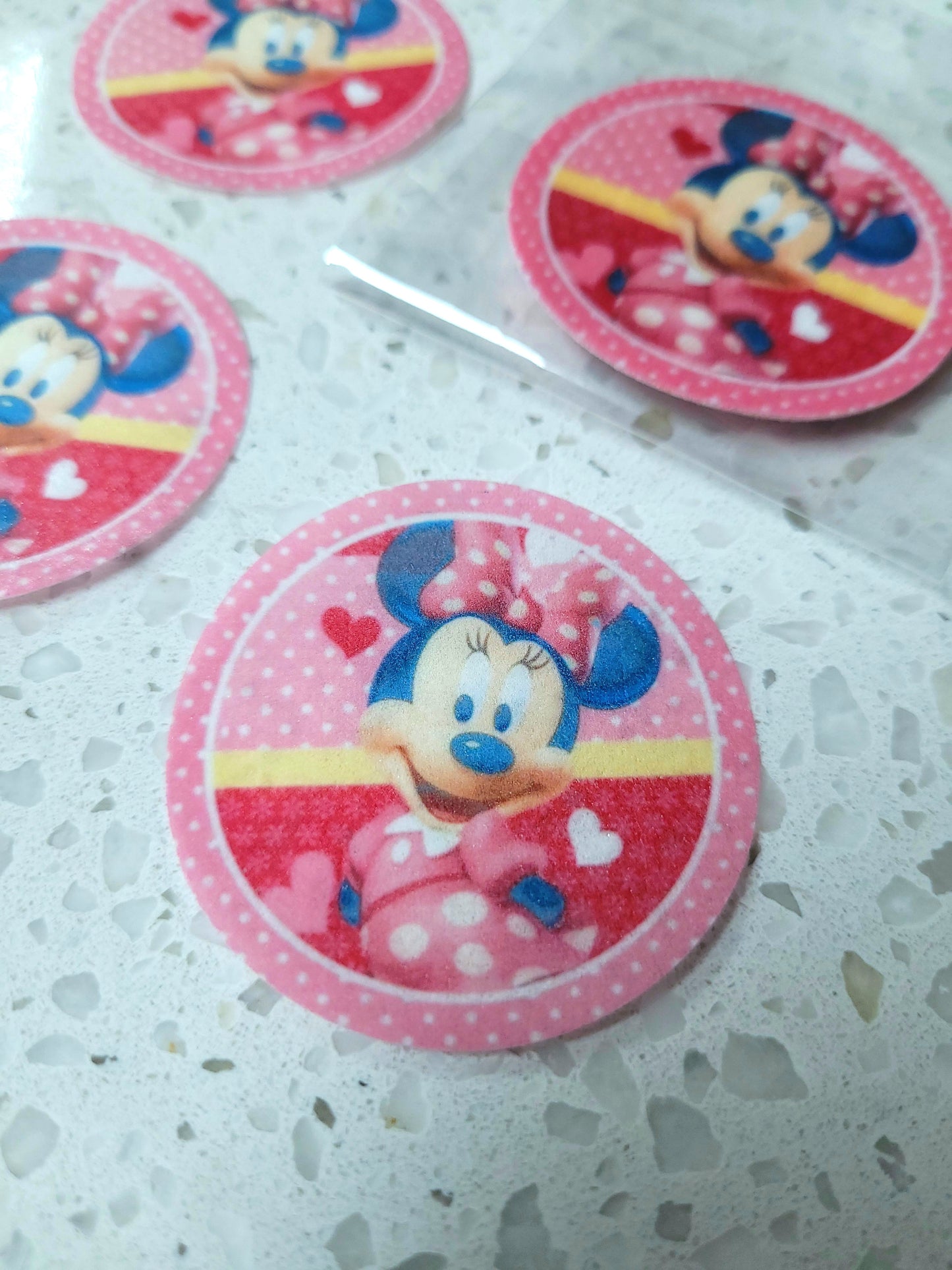 Edible Wafer Paper Pre-cut Toppers Minnie #01