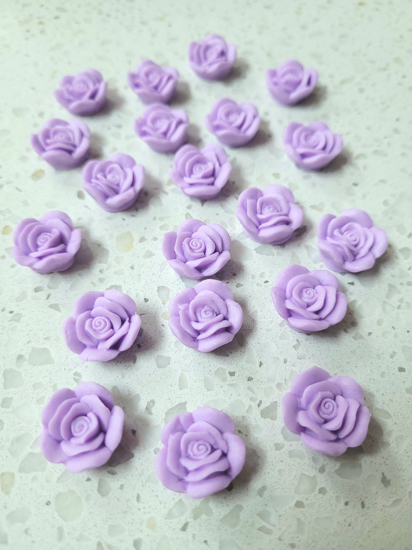 Small Rose - Pastel Purple 20pcs Edible Cake Decorations