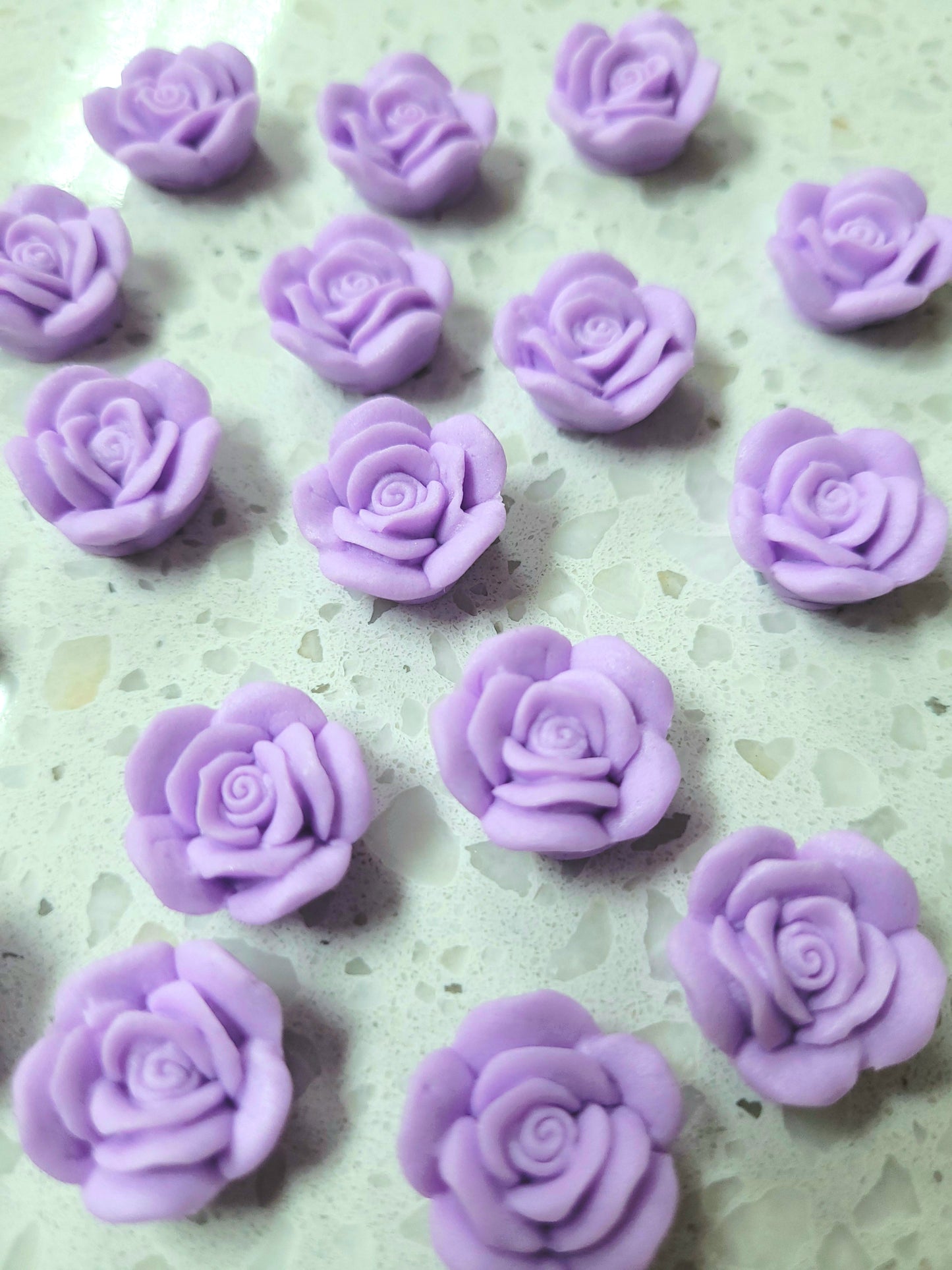 Small Rose - Pastel Purple 20pcs Edible Cake Decorations