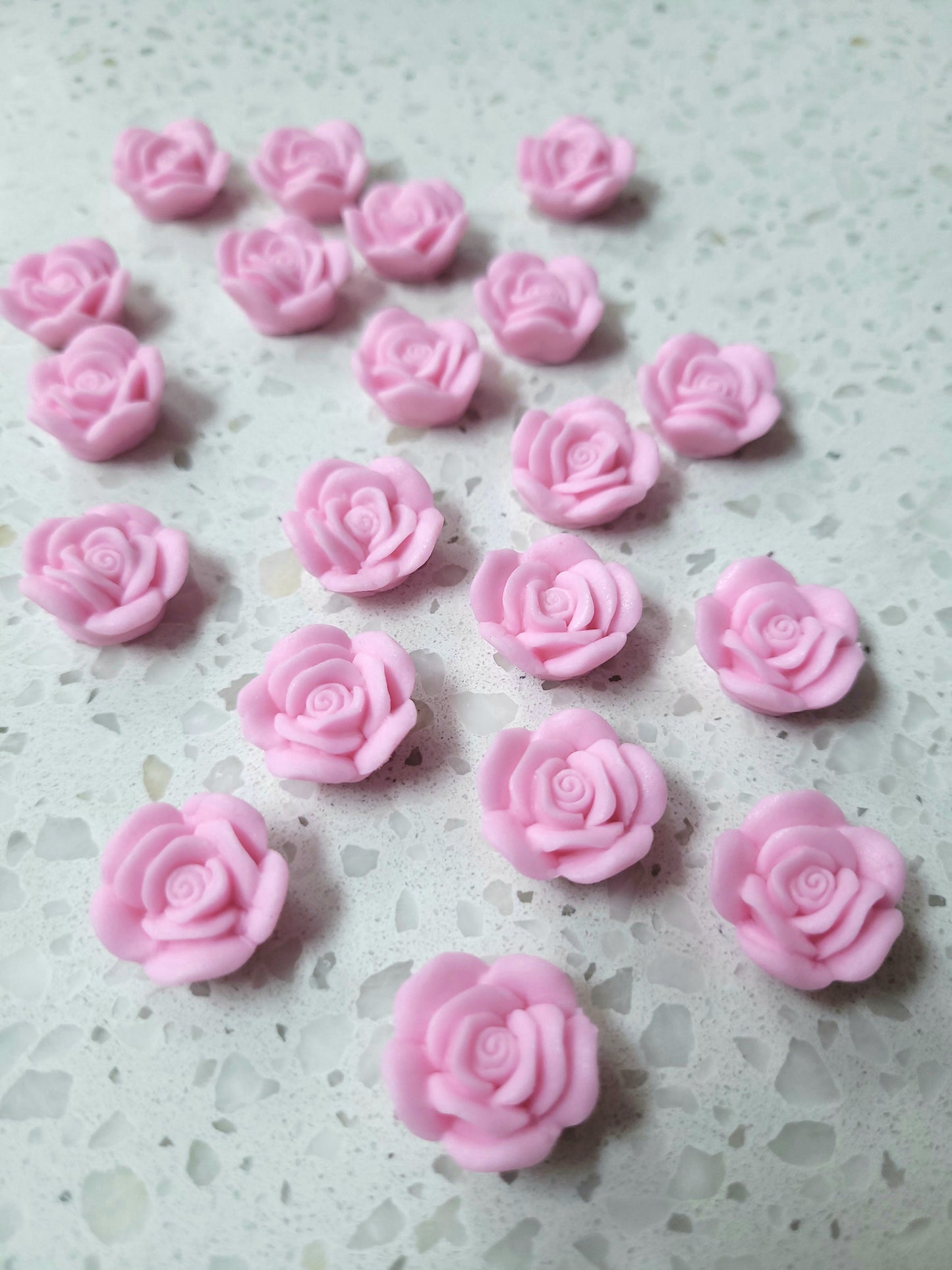 Small Rose - Pastel Pink 20pcs Edible Cake Decorations