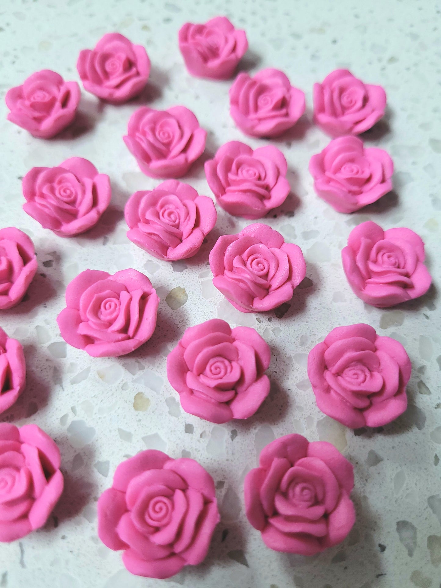 Small Rose - Pink 20pcs Edible Cake Decorations
