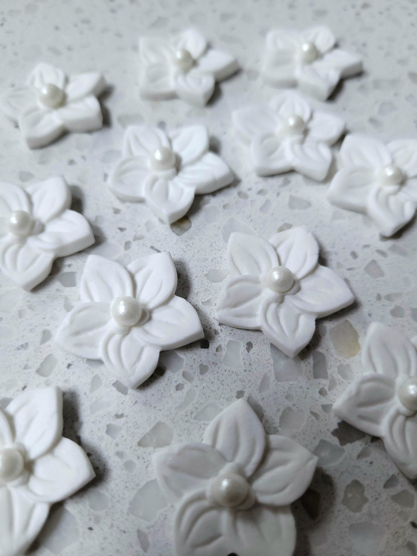 Flower 5 Petals - White 12pcs Edible Cake Decorations