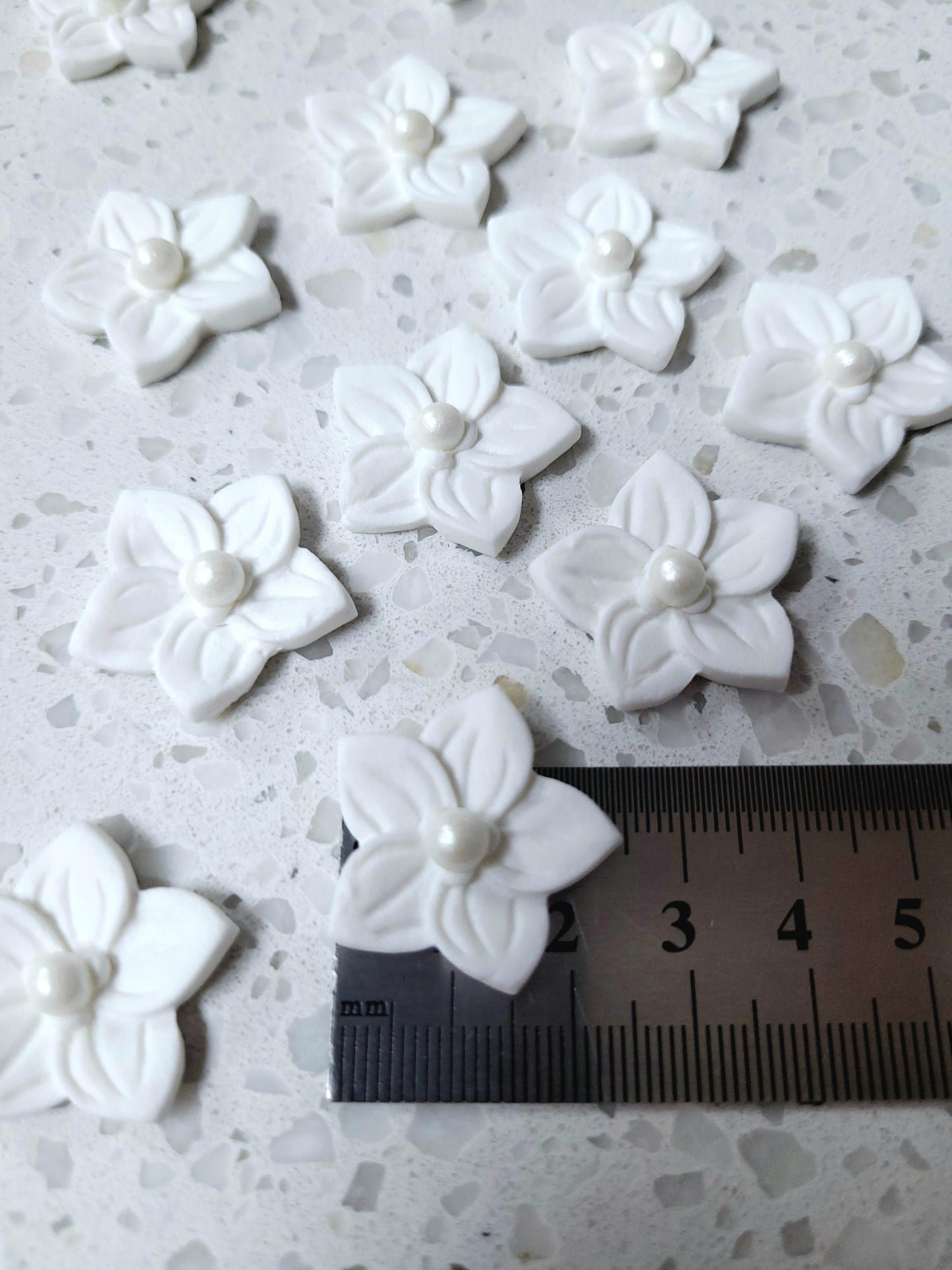 Flower 5 Petals - White 12pcs Edible Cake Decorations