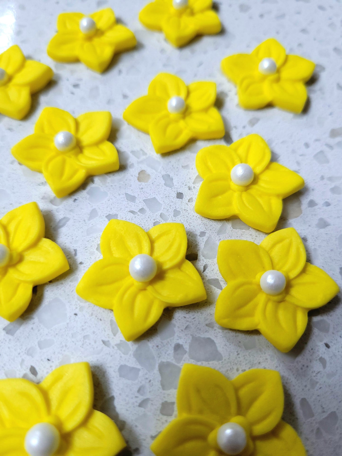 Flower 5 Petals - Yellow 12pcs Edible Cake Decorations