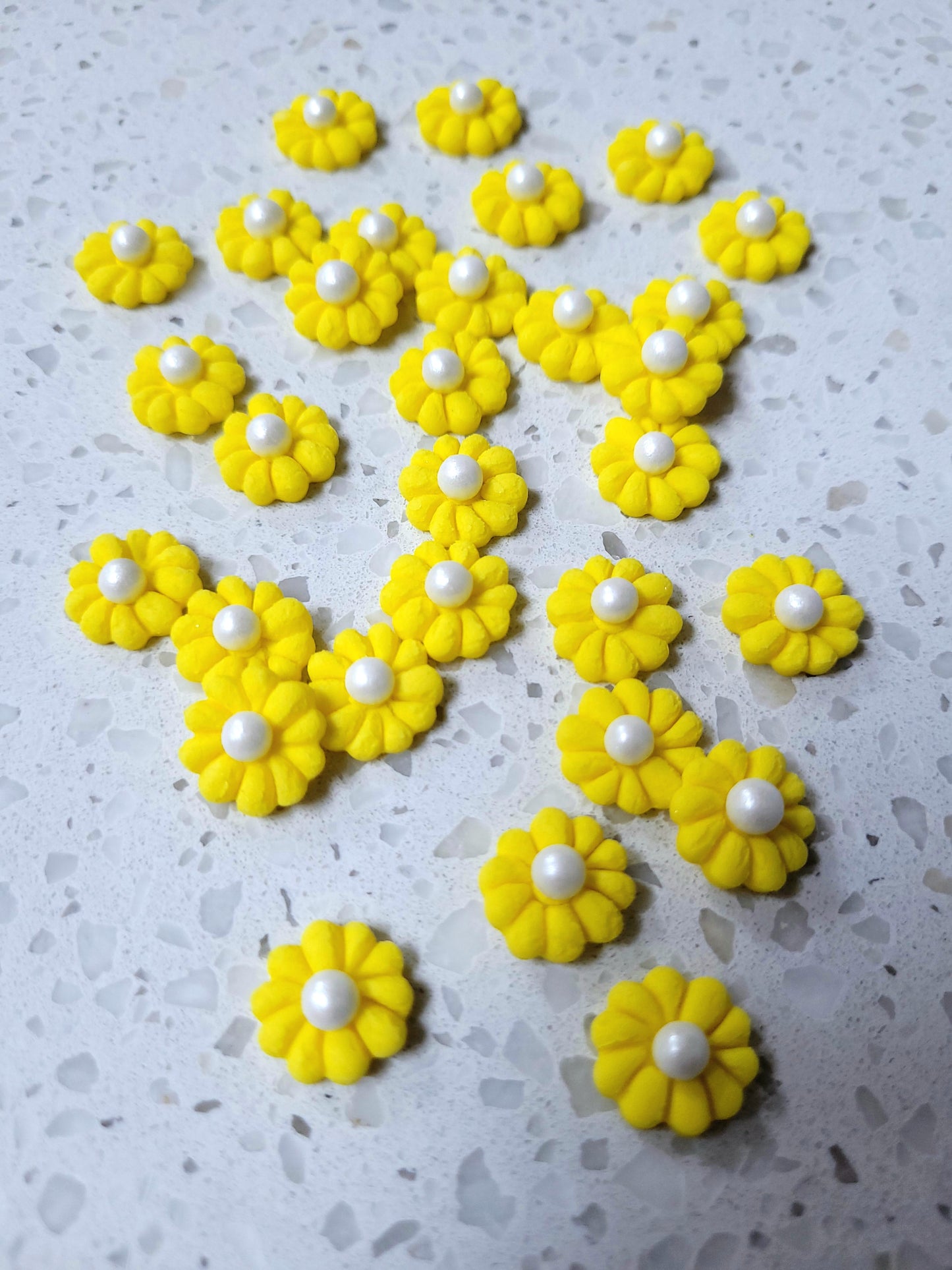 Mini Flower #01 - Yellow 30pcs Edible Cake Decorations