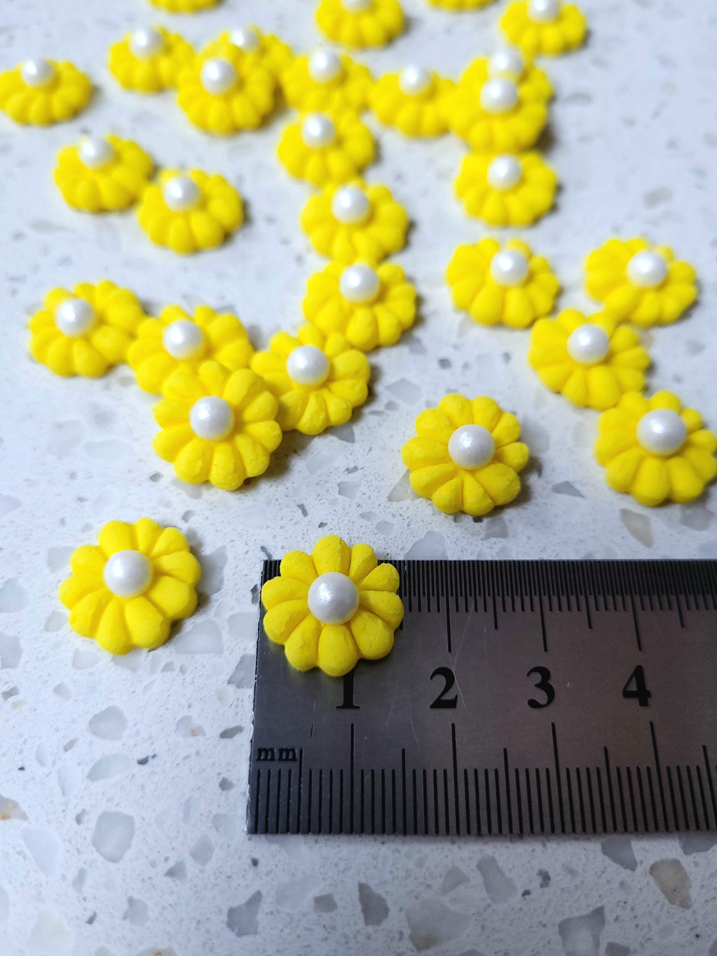 Mini Flower #01 - Yellow 30pcs Edible Cake Decorations