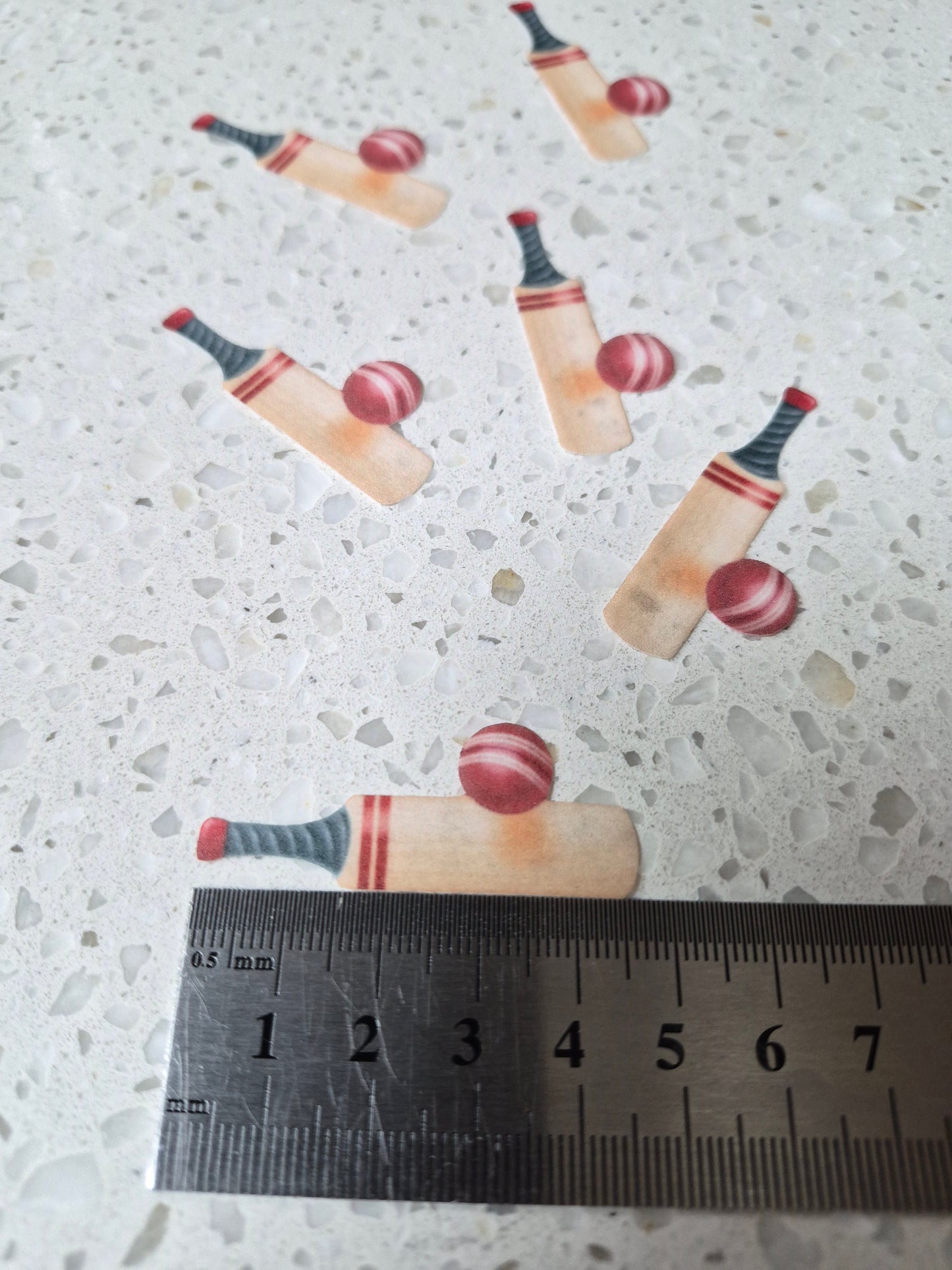 Cricket Bat & Ball Length 4.5cm Wafer Paper Cutouts - Set of 6