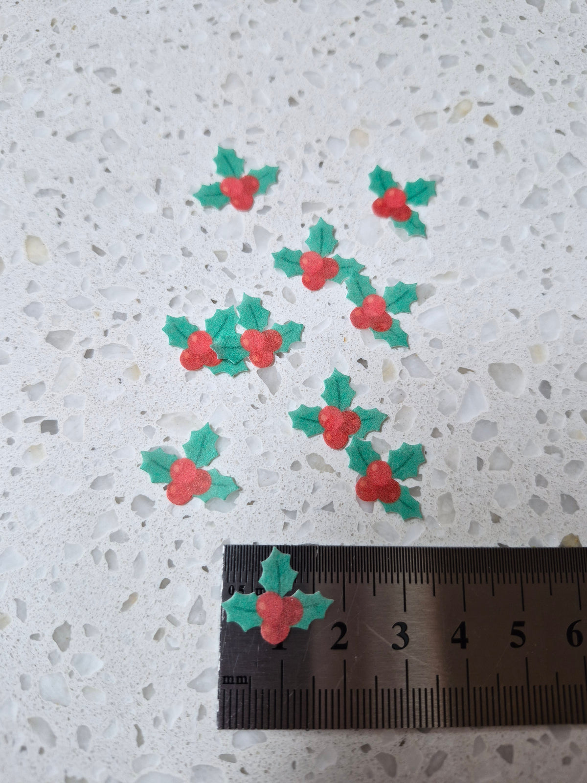 Holly Leaves & Berries 02 Length 1.5cm Edible Wafer Paper Cutouts - Set of 10