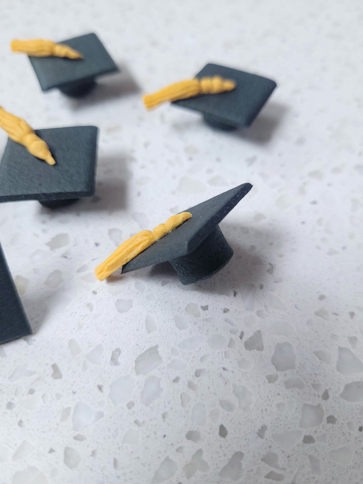 Graduation Hats 6pcs Edible Cake Decorations