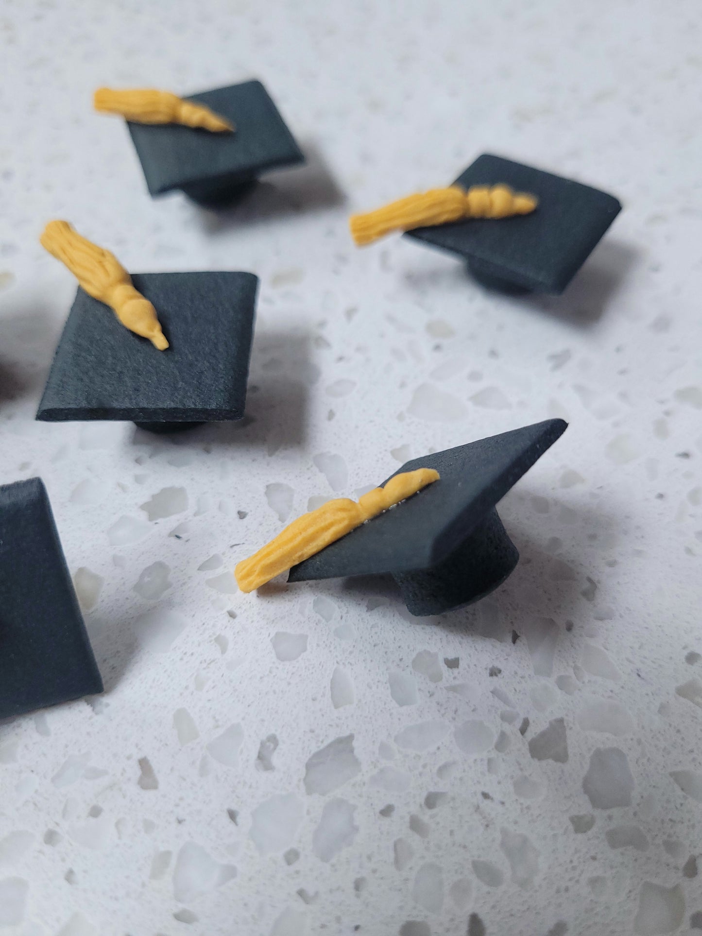 Graduation Hats 6pcs Edible Cake Decorations