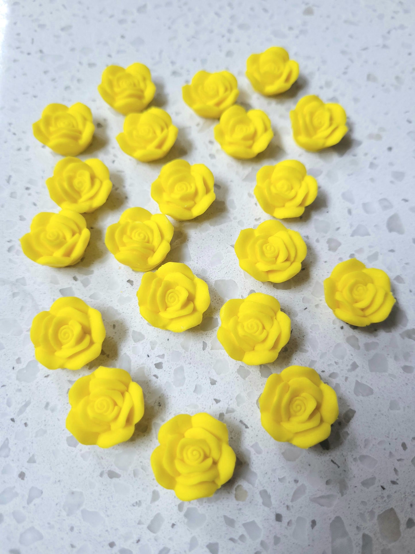 Small Rose - Yellow 20pcs Edible Cake Decorations