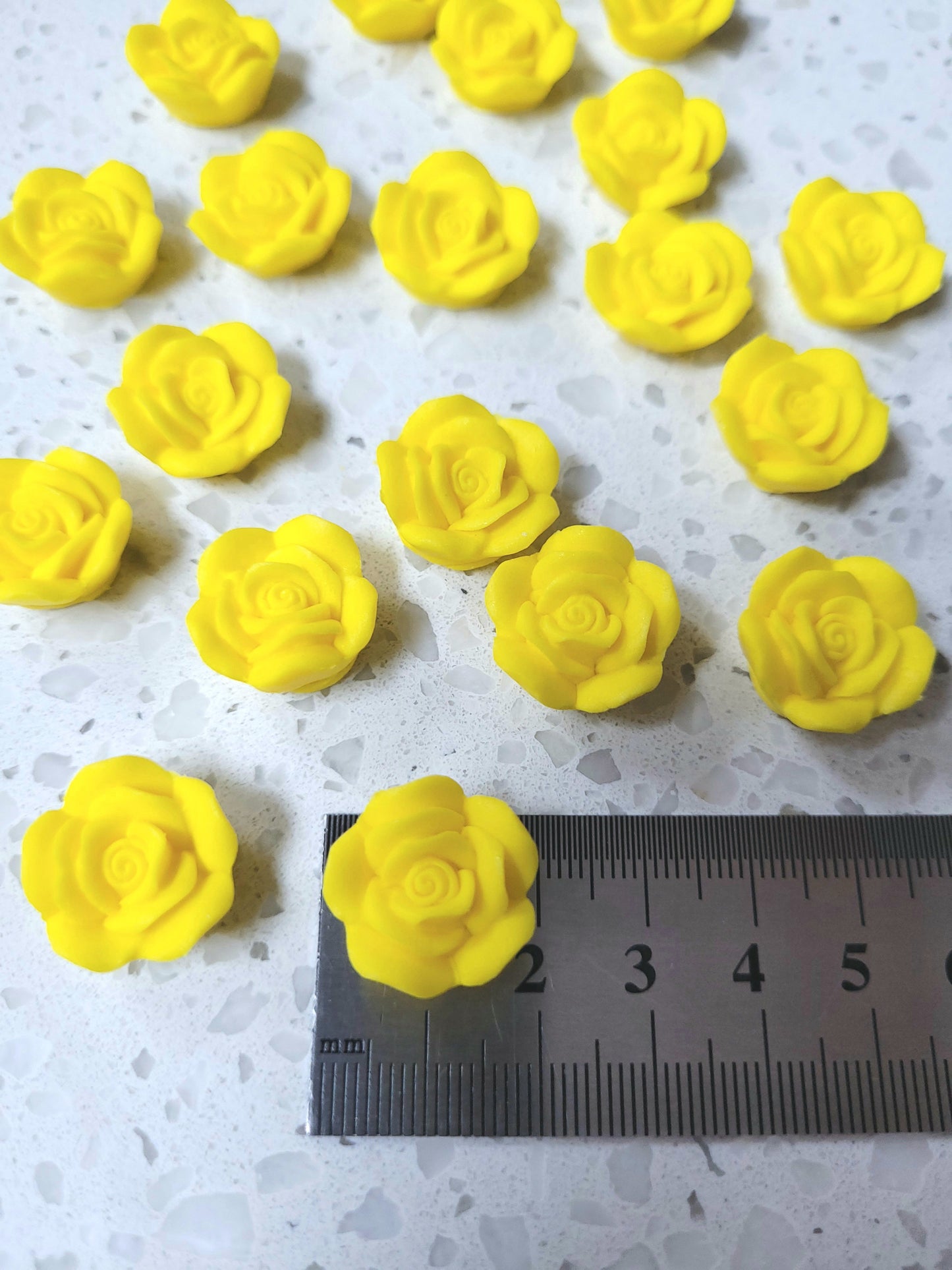 Small Rose - Yellow 20pcs Edible Cake Decorations