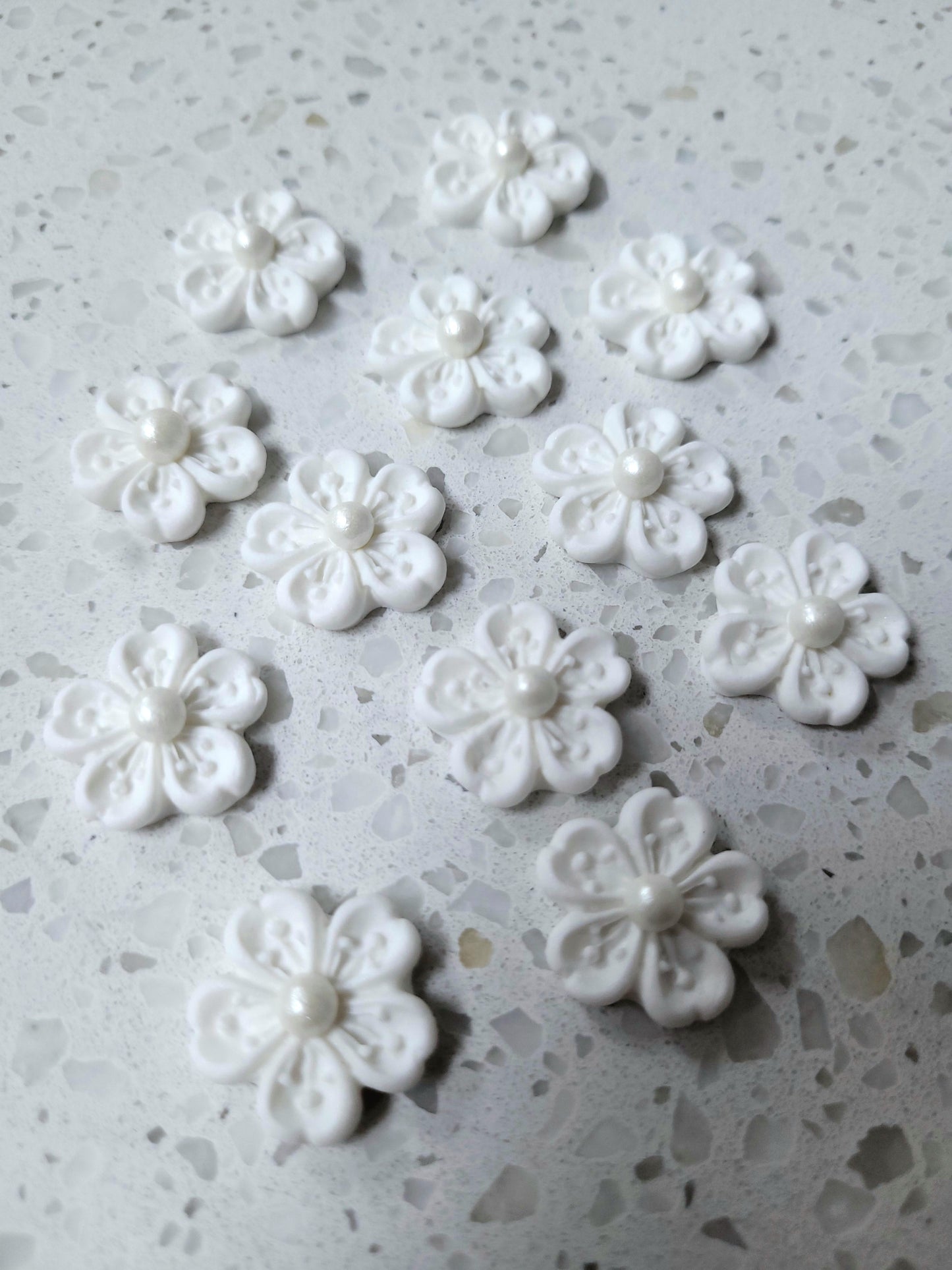 Cherry Blossom Flower - White 12pcs Edible Cake Decorations