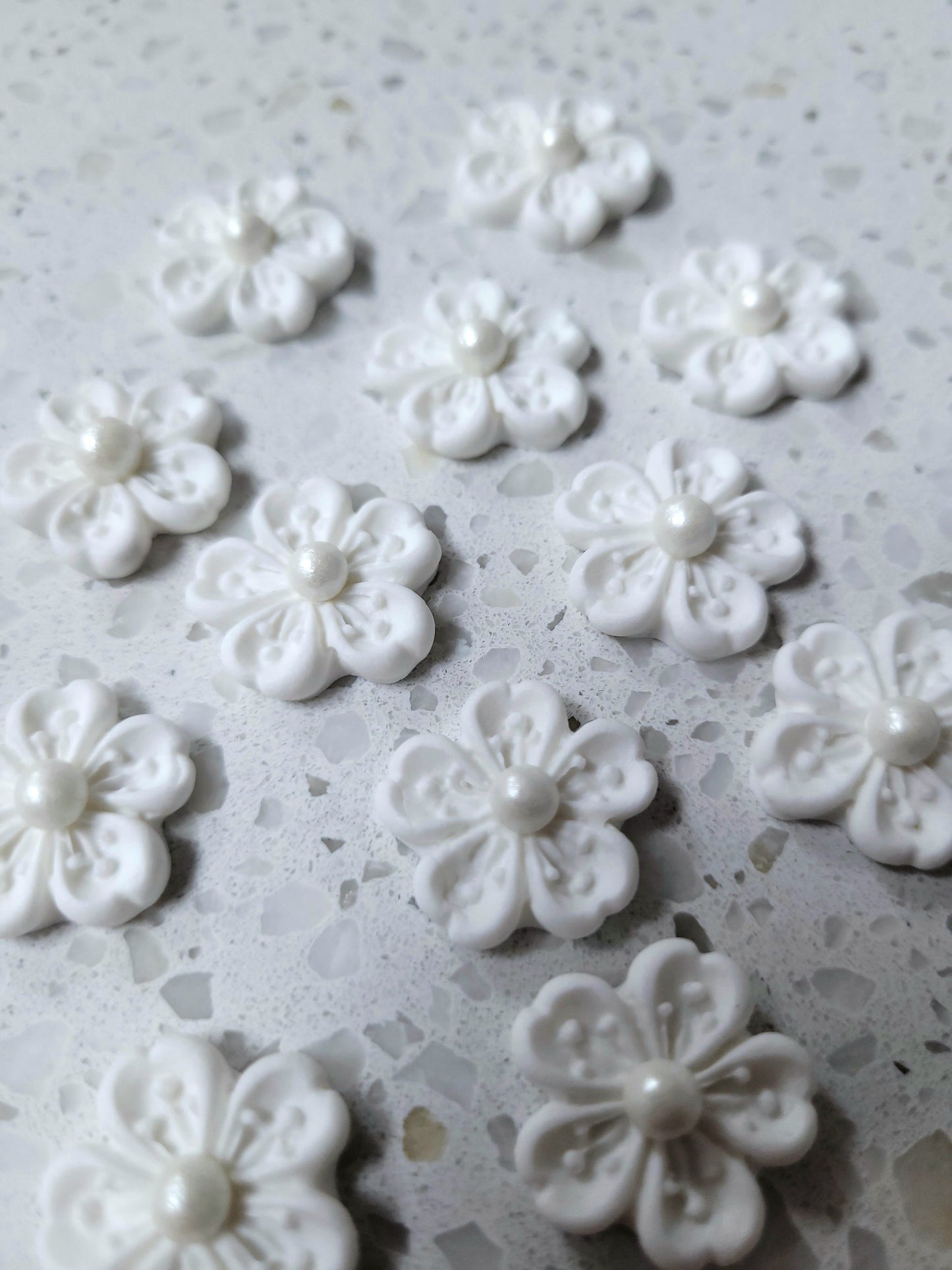 Cherry Blossom Flower - White 12pcs Edible Cake Decorations