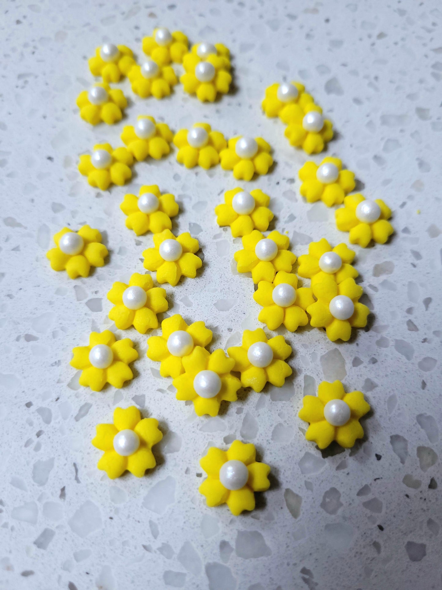 Mini Flower #02 - Yellow 30pcs Edible Cake Decorations