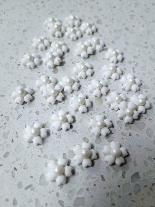 Mini Flower #02 - White 30pcs Edible Cake Decorations