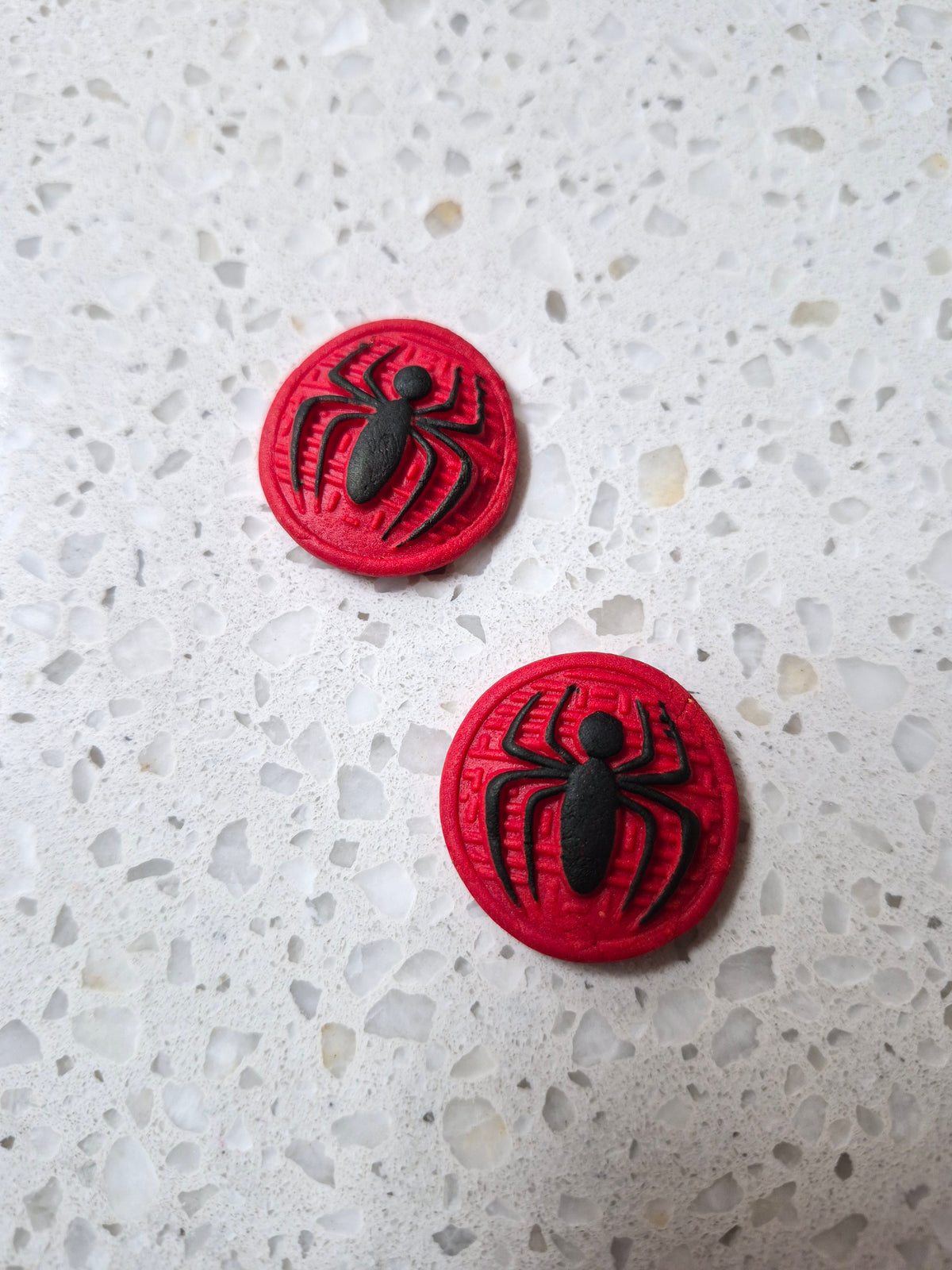 Spiderman Spider Disk 2pcs Edible Cake Decorations
