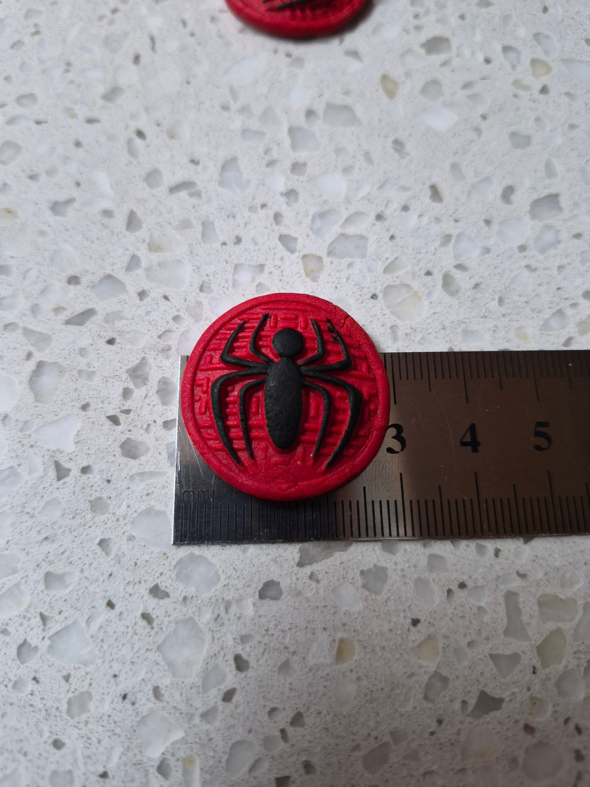 Spiderman Spider Disk 2pcs Edible Cake Decorations