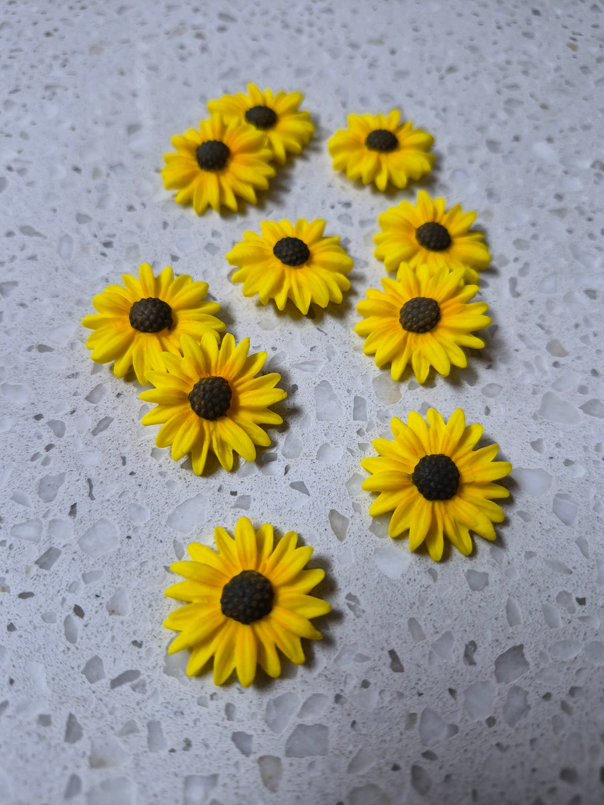 Daisy Sunflowers - Yellow 10pcs Edible Cake Decorations