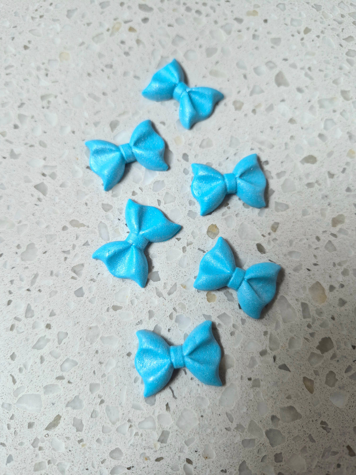 Bows Blue Shimmer 6pcs Edible Cake Decorations